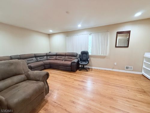 697 Johnstone St, Perth Amboy, NJ, 08861-2759 | Card Image