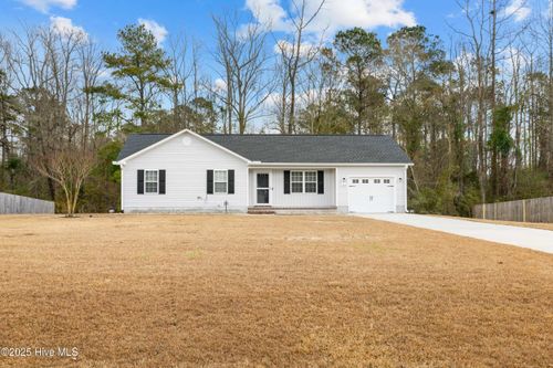 322 Reid Ct N, Jacksonville, NC, 28540-6216 | Card Image