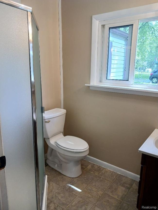 Primary bath | Image 14