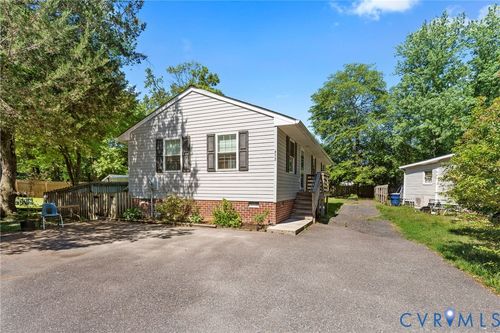 652 S Taylor St, Ashland, VA, 23005-2102 | Card Image