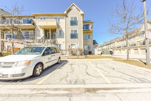 83-60 Fairwood Cir, Brampton, ON, L6R0Y6 | Card Image
