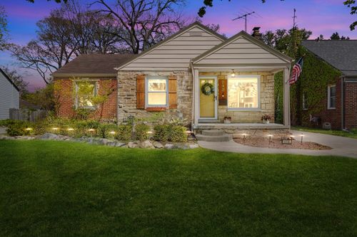 418 N Blair Ave, Royal Oak, MI, 48067-2055 | Card Image