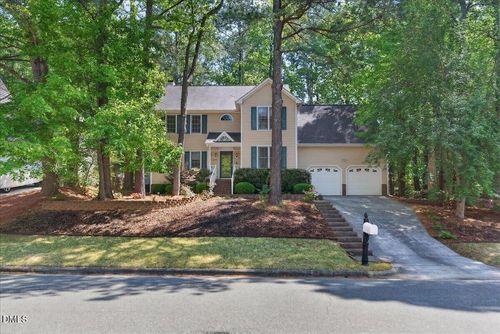 9536 Bells Valley Dr, Raleigh, NC, 27617-7604 | Card Image