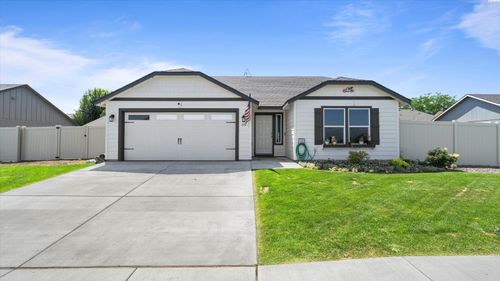 614 Pappys Way, Grandview, WA, 98930-4702 | Card Image
