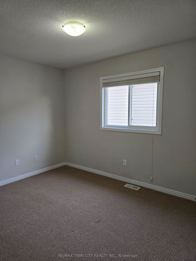 1316 Countrystone Dr, House other with 3 bedrooms, 3 bathrooms and 2 parking in Kitchener ON | Image 15