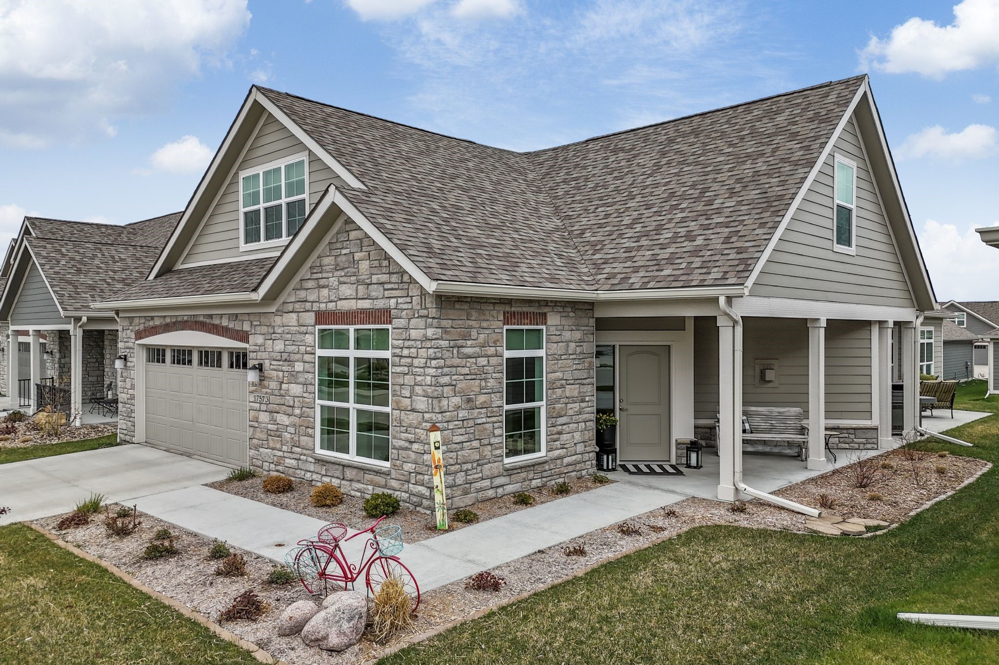 Phoenix Dr, Clive, IA 50325