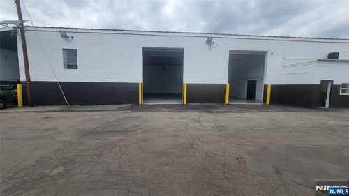 395 President St, Saddle Brook, NJ, 07663-6300 | Card Image