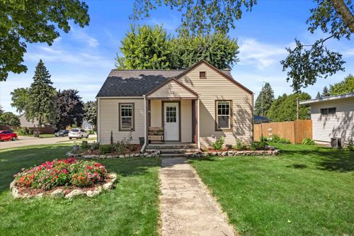 98 Fox Lake Rd, Waupun, WI, 53963-1779 | Card Image