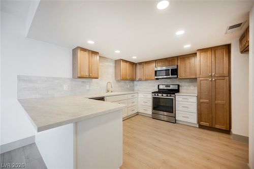 3543 Haverhill St, Las Vegas, NV, 89121-3719 | Card Image