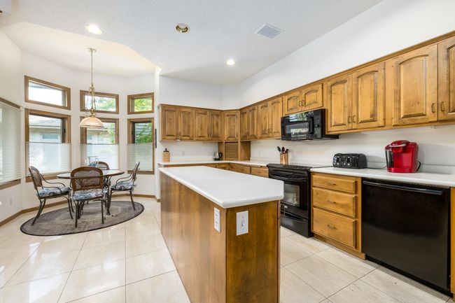 8991 Ferndale Ln, Townhouse with 2 bedrooms, 3 bathrooms and null parking in Eden Prairie MN | Image 5