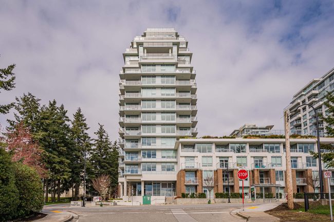 203 - 15165 Thrift Avenue, Condo with 2 bedrooms, 2 bathrooms and 1 parking in White Rock BC | Image 2