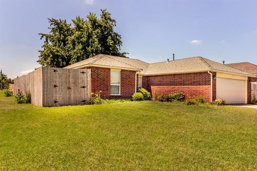 12300 Nw 4th St, Yukon, OK, 73099-6456 | Card Image