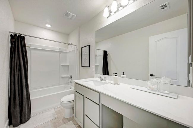 1721 Foxglove Cir, House other with 4 bedrooms, 3 bathrooms and 2 parking in Lockhart TX | Image 26