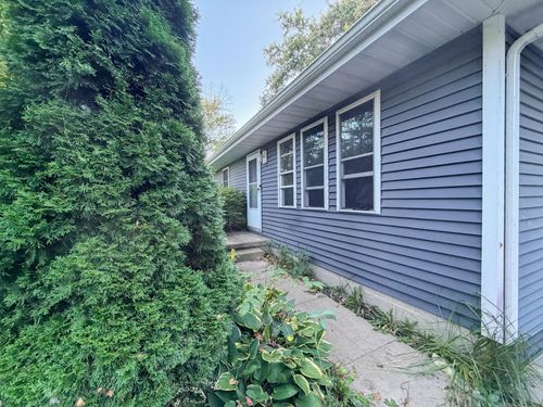 44 Lourdes Street, Valparaiso, IN, 46385 | Card Image