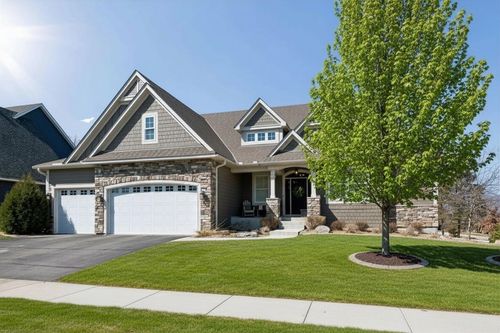9264 Hawkcrest Ct, Chanhassen, MN, 55317-4827 | Card Image