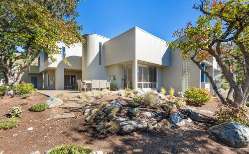 1225 Gardner Way, Medford, OR, 97504-9300 | Card Image