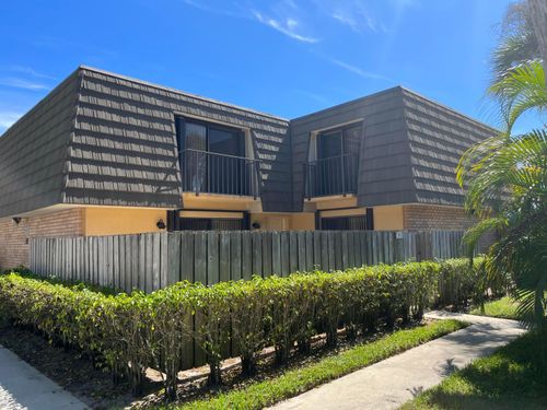 621 6th Way, West Palm Beach, FL, 33407-6610 | Card Image