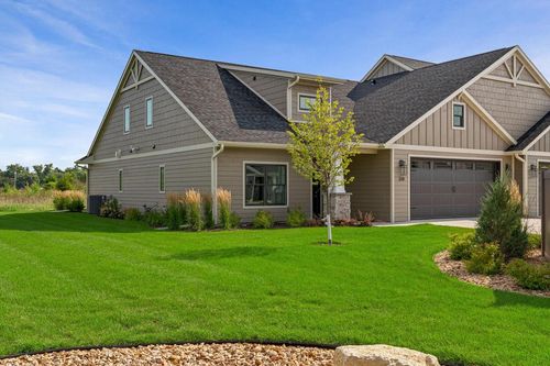 328 River Point, La Crosse, WI, 54601 | Card Image