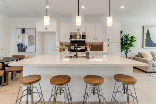 1198 Tiburon Way, San Luis Obispo, CA, 93401-6315 | Card Image