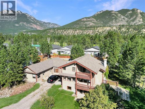 7560 Jackson Ave, Radium Hot Springs, BC, V0A1K3 | Card Image