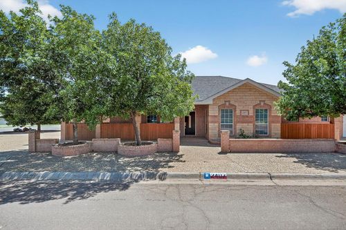 2407 W Golf Course Rd, Midland, TX, 79701-3943 | Card Image