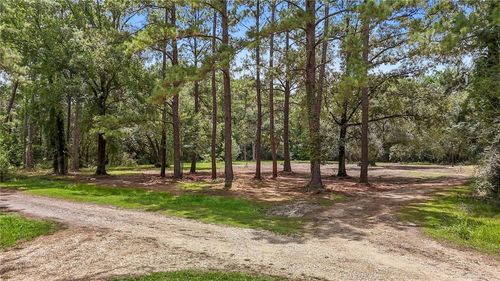 745 Brewster Rd, Madisonville, LA, 70447-9591 | Card Image