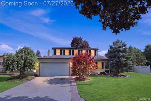 13622 Biscayne Dr, Sterling Heights, MI, 48313-2800 | Card Image
