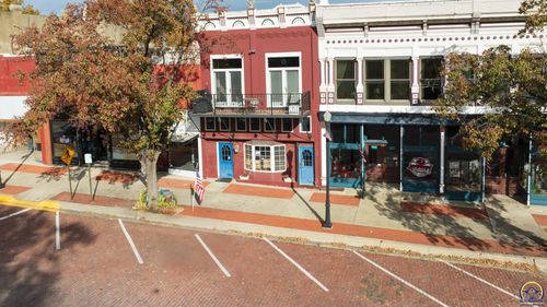 110 W 5th St, Holton, KS, 66436-1780 | Card Image