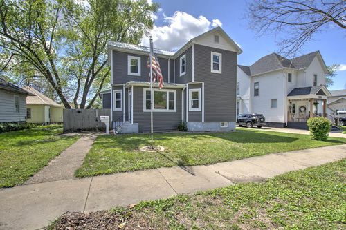 204 W South St, Clinton, IL, 61727-2230 | Card Image