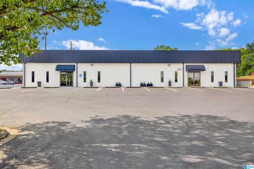 589 Bessemer Super Hwy, MIDFIELD, AL, 35228-3012 | Card Image