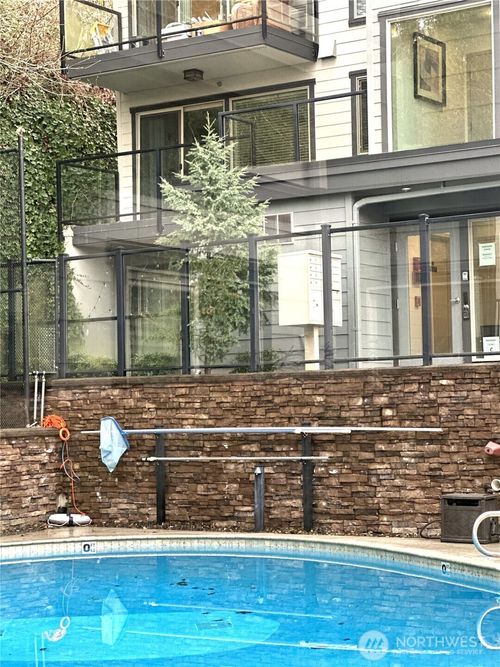 unit-c203-3212 81st Pl Se, Mercer Island, WA, 98040-3082 | Card Image