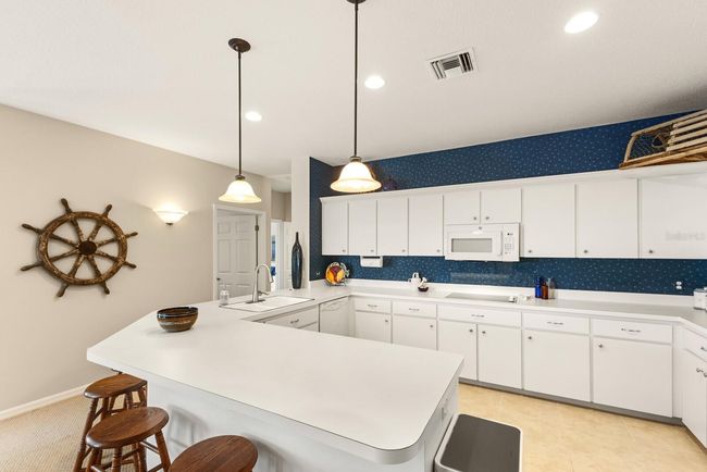 104 77 Th St, House other with 2 bedrooms, 2 bathrooms and null parking in HOLMES BEACH FL | Image 6