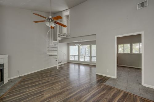 apt-112-2612 San Pedro St, Austin, TX, 78705-3931 | Card Image