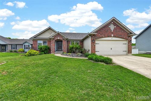 27 Millstone Lake Dr, Winfield, MO, 63389-2993 | Card Image