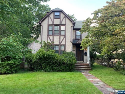 37 Columbus Ave, Harrington Park, NJ, 07640-1805 | Card Image