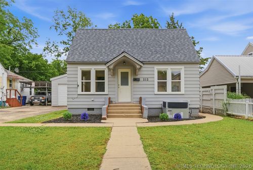 212 N Foreman St, Vinita, OK, 74301-2920 | Card Image