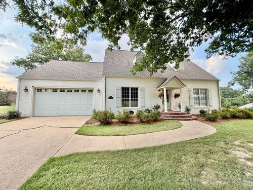4566 Meadow Lake Dr, Tupelo, MS, 38801-6983 | Card Image