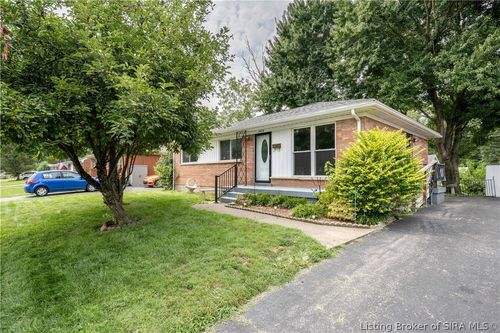 1809 Jonquil Dr, Jeffersonville, IN, 47130-4930 | Card Image