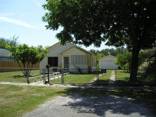 514 S Rife St, Aransas Pass, TX, 78336-2422 | Card Image