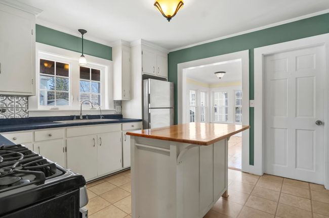 6 Rockingham St, House other with 3 bedrooms, 2 bathrooms and null parking in Exeter NH | Image 14