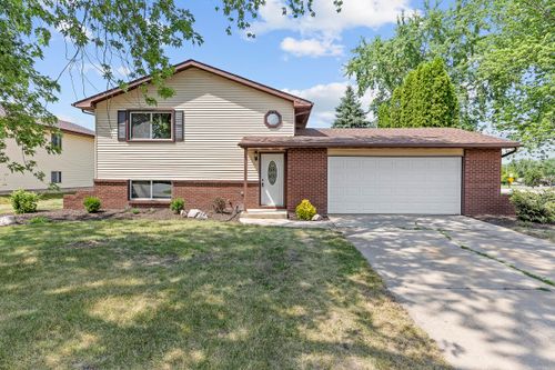 3920 W 76th Ln, Merrillville, IN, 46410-4516 | Card Image