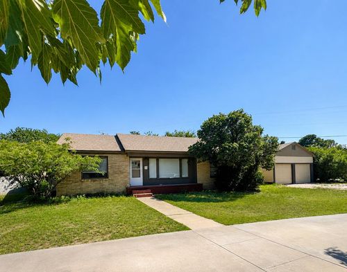 1206 E 11th Pl, Big Spring, TX, 79720-4802 | Card Image