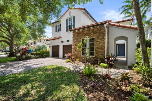 956 Mill Creek Dr, Palm Beach Gardens, FL, 33410-1511 | Card Image