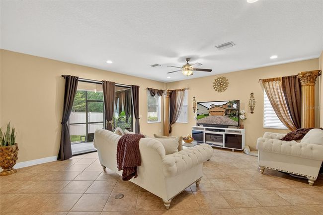 15246 Anguilla Isle Ave, House other with 4 bedrooms, 3 bathrooms and null parking in TAMPA FL | Image 12