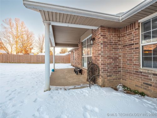 2208 Green Meadows Cir, McAlester, OK, 74501-3244 | Card Image