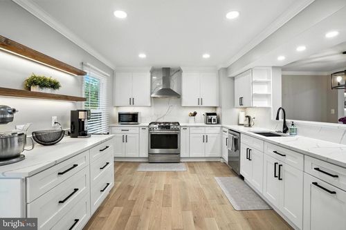 6586 Morning Meadow Dr, ALEXANDRIA, VA, 22315-5074 | Card Image