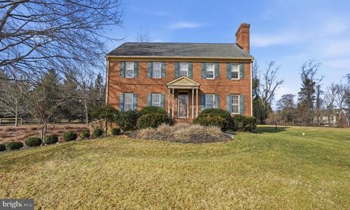 956 Walker Rd, GREAT FALLS, VA, 22066-1916 | Card Image