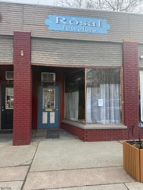 4 Market St, Belvidere, NJ, 07823-1444 | Card Image