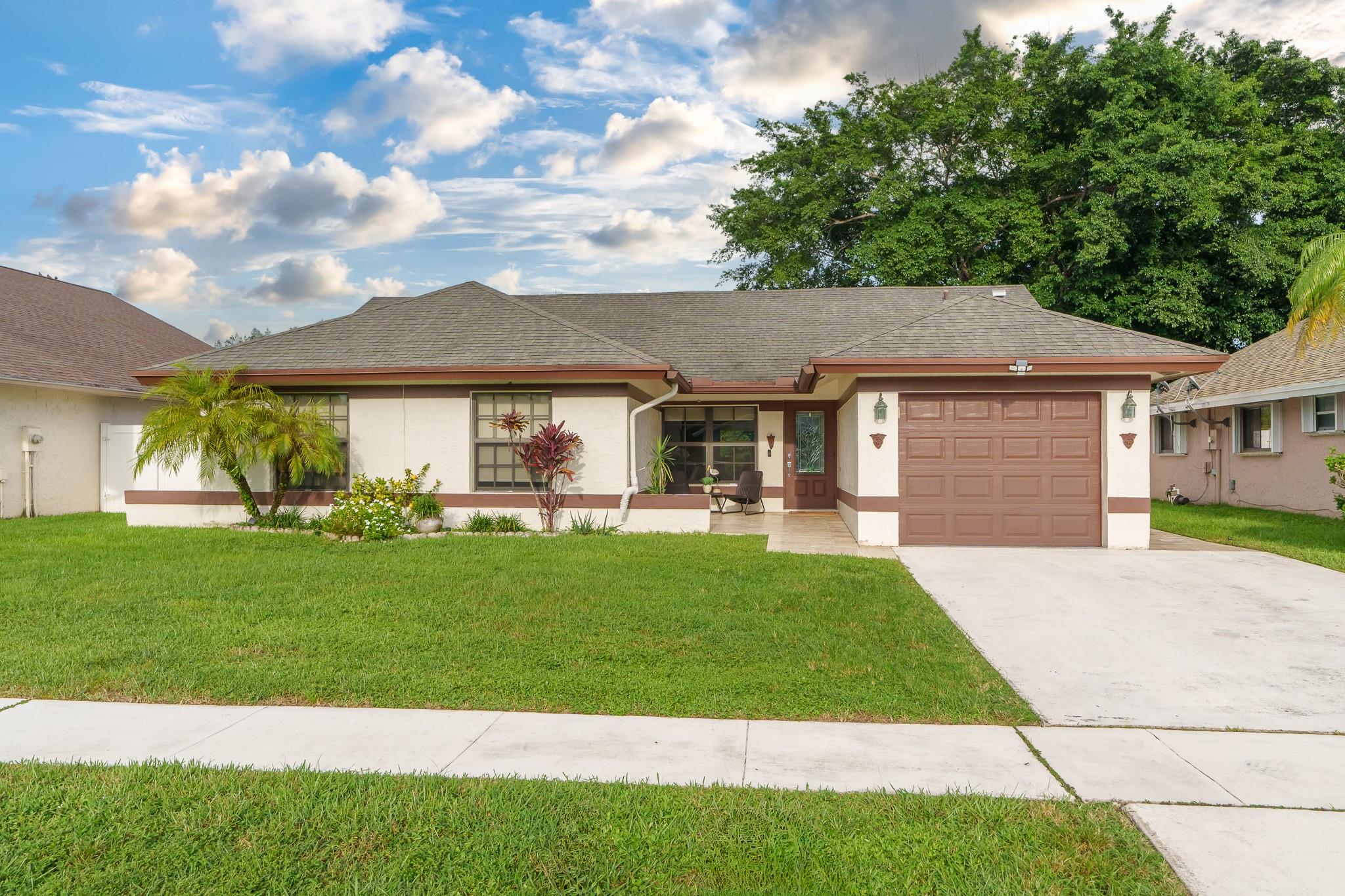 Pickerel Cir, Boca Raton, FL 33428