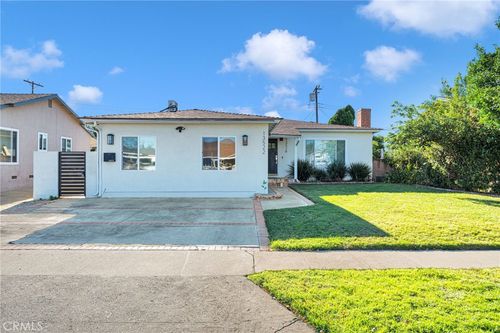 13524 Debell, Arleta, CA, 91331 | Card Image